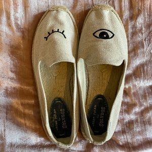 Wink Embroidery Slipper